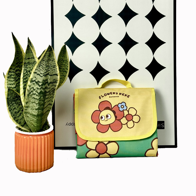 పిక్నిక్ బీచ్ బ్లాంకెట్ అవుట్‌డోర్ ఫోల్డబుల్ వాటర్‌ప్రూఫ్ ఇసుక మ్యాట్